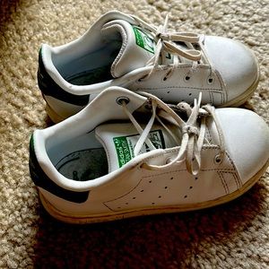 Kids Shoes. In good condition.